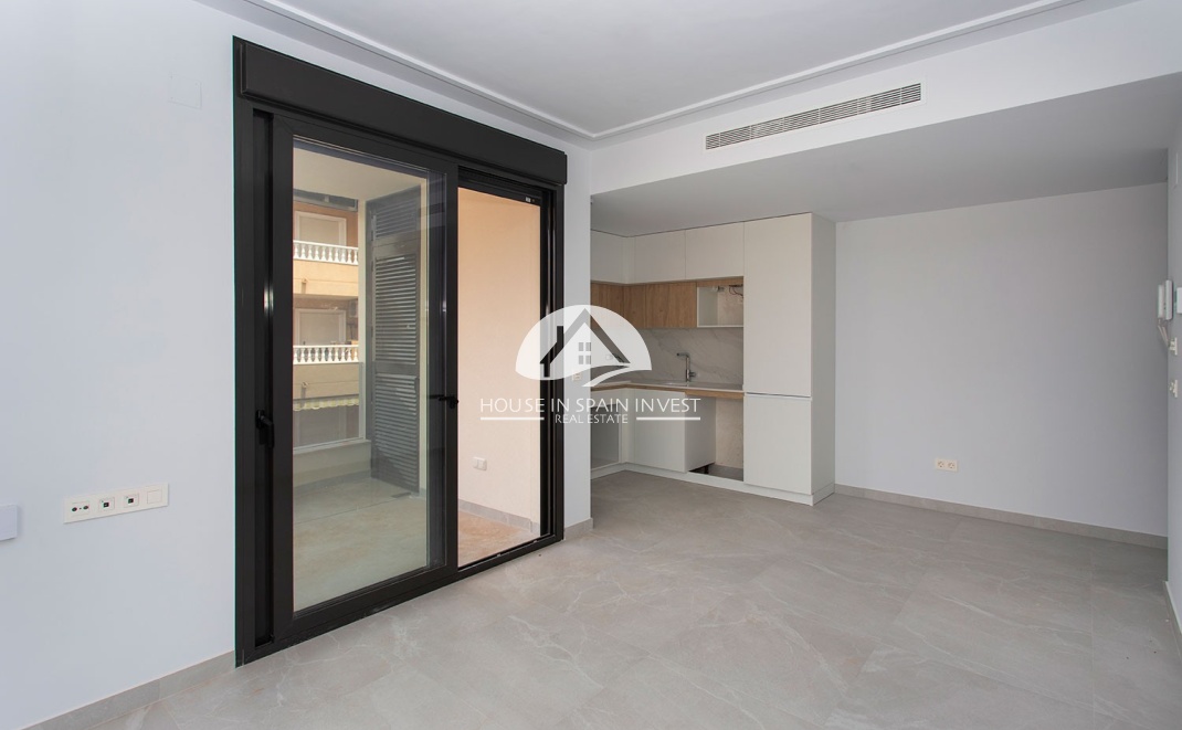 Resale - Apartment  - Torrevieja - Playa del Cura