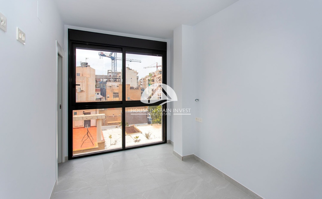 Resale - Apartment  - Torrevieja - Playa del Cura