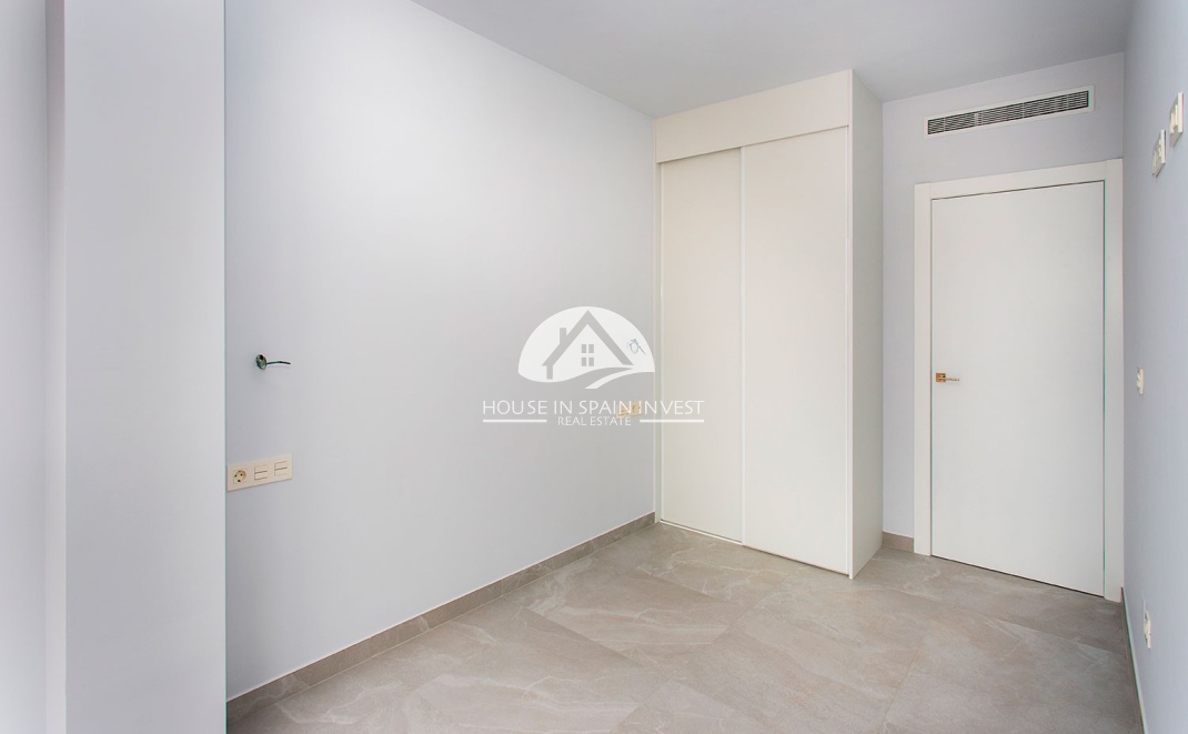 Resale - Apartment  - Torrevieja - Playa del Cura