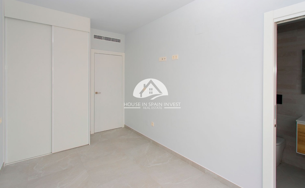 Resale - Apartment  - Torrevieja - Playa del Cura