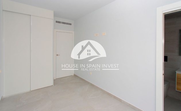 Resale - Apartment  - Torrevieja - Playa del Cura