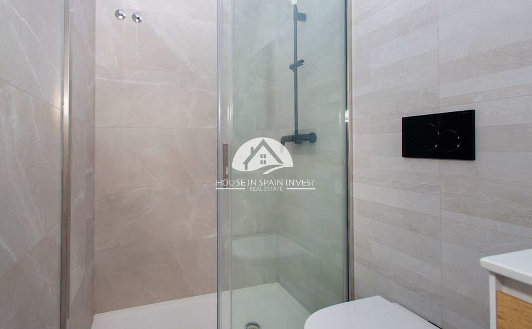 Resale - Apartment  - Torrevieja - Playa del Cura