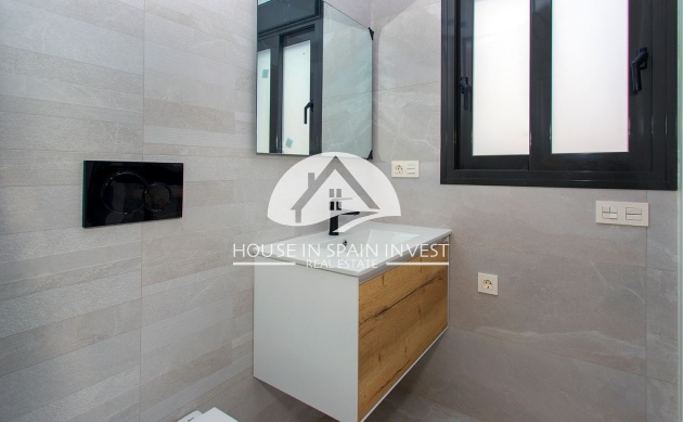 Resale - Apartment  - Torrevieja - Playa del Cura