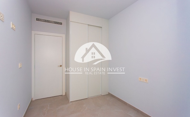 Resale - Apartment  - Torrevieja - Playa del Cura