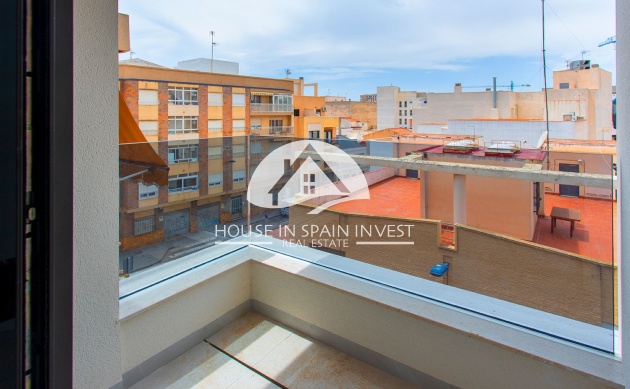 Resale - Apartment  - Torrevieja - Playa del Cura