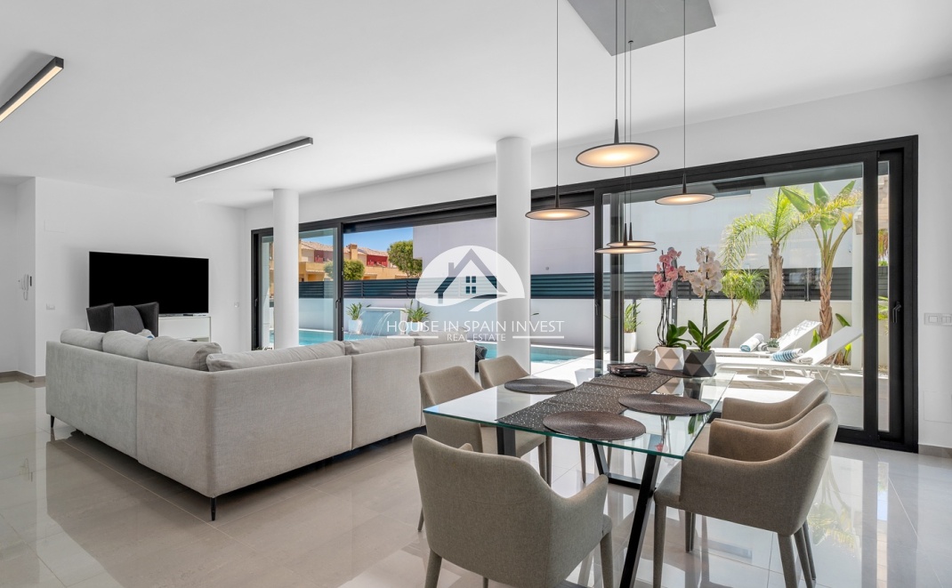 Resale - Villa - Guardamar del Segura - Guardamar - El Raso