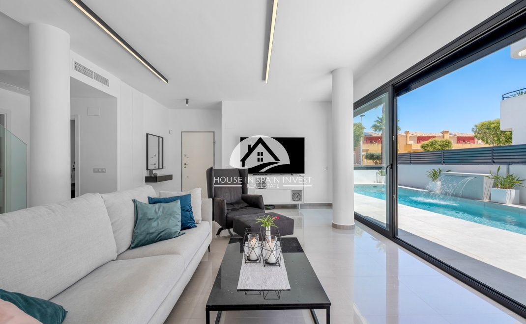 Resale - Villa - Guardamar del Segura - Guardamar - El Raso