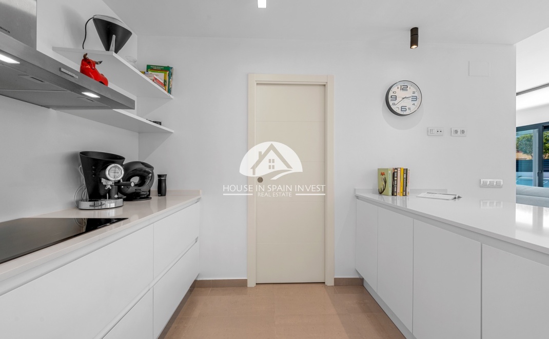 Resale - Villa - Guardamar del Segura - Guardamar - El Raso