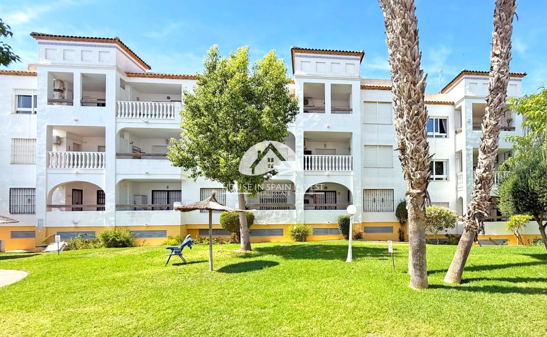 Resale - Apartment  - Orihuela Costa - Villamartín