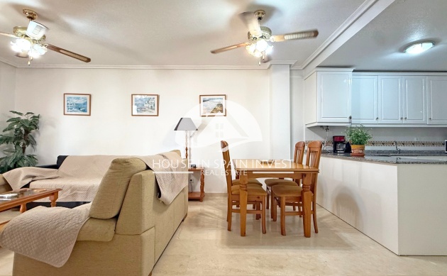 Resale - Apartment  - Orihuela Costa - Villamartín