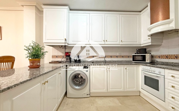 Resale - Apartment  - Orihuela Costa - Villamartín