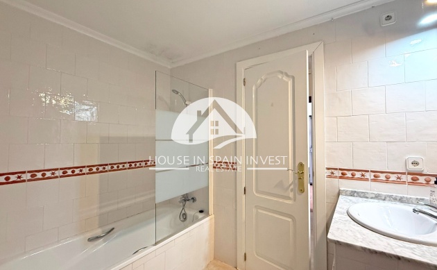 Resale - Apartment  - Orihuela Costa - Villamartín