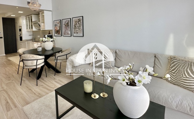 Resale - Villa - Orihuela Costa - Lomas De Cabo Roig