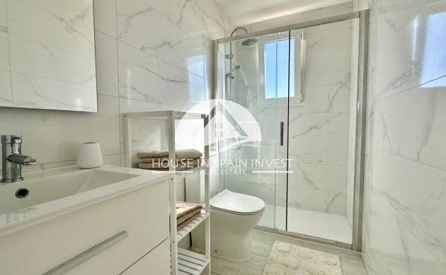 Resale - Apartment  - Orihuela Costa - Punta Prima  