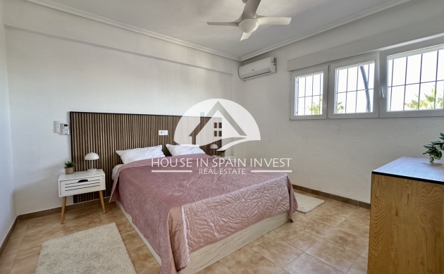 Resale - Apartment  - Orihuela Costa - Punta Prima  