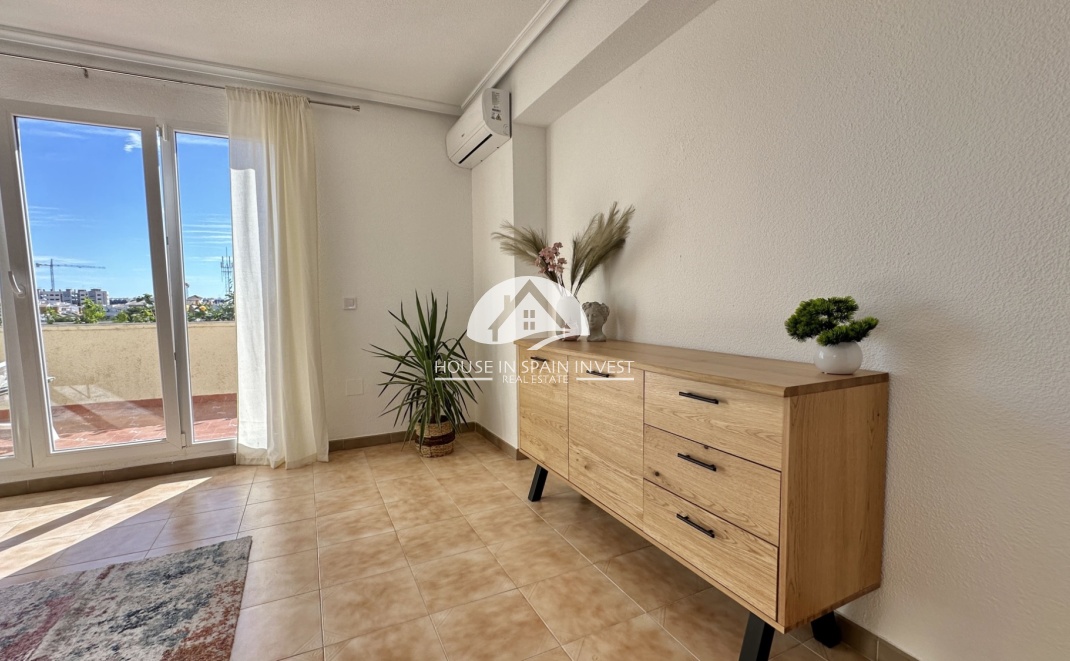 Resale - Apartment  - Orihuela Costa - Punta Prima  