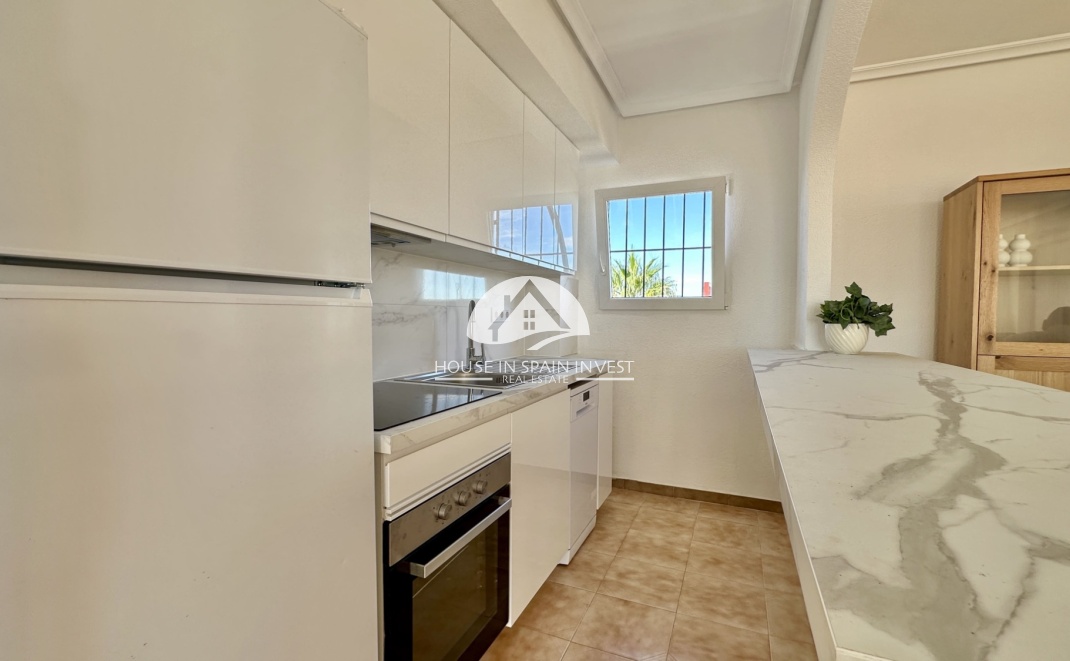 Resale - Apartment  - Orihuela Costa - Punta Prima  