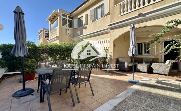 Resale - Apartment  - Orihuela Costa - Playa Flamenca