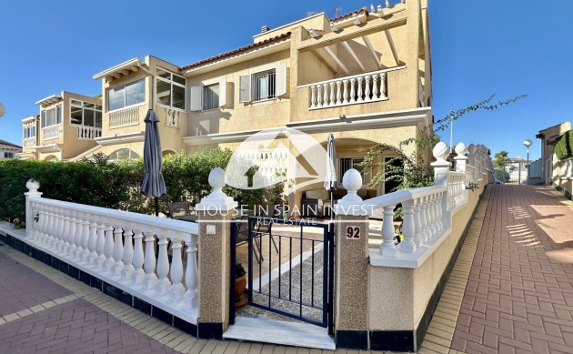Resale - Apartment  - Orihuela Costa - Playa Flamenca