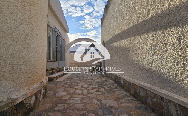 Resale - Villa - Torrevieja - La Siesta - El Chaparral - San Luis