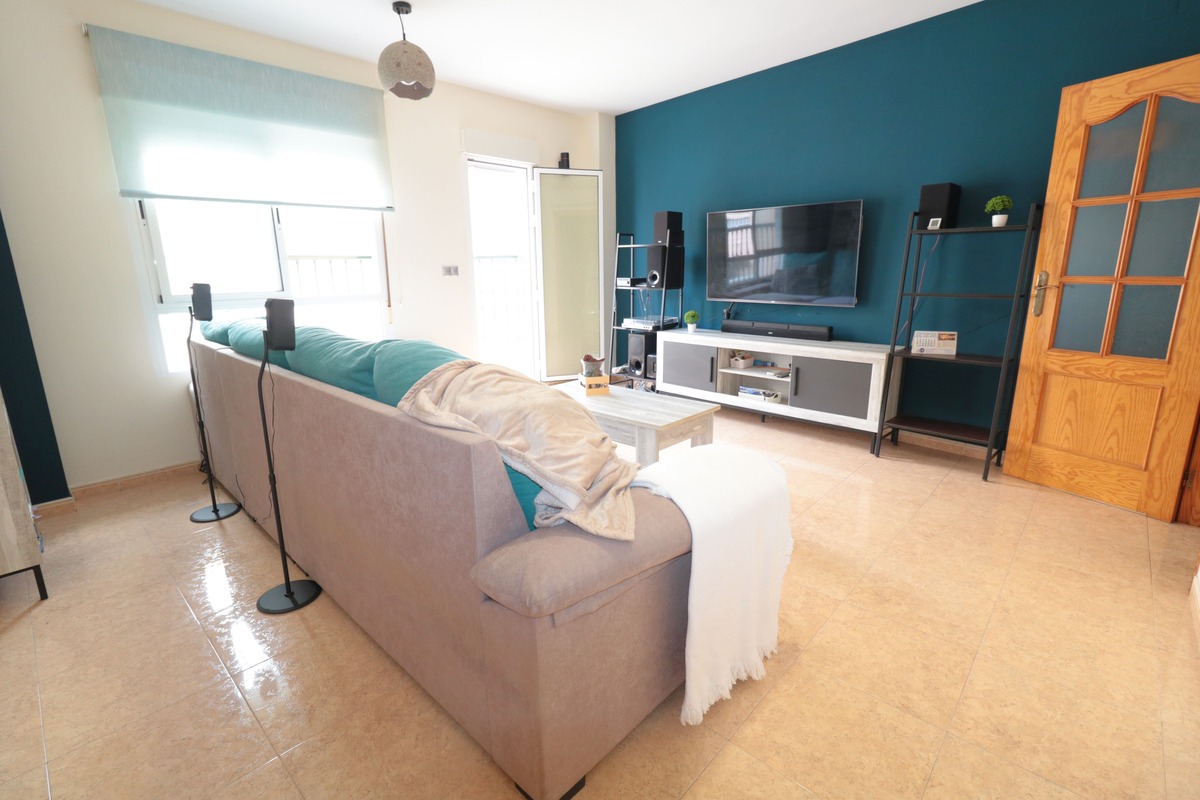 Spacious apartment for sale in the center of Torrevieja.